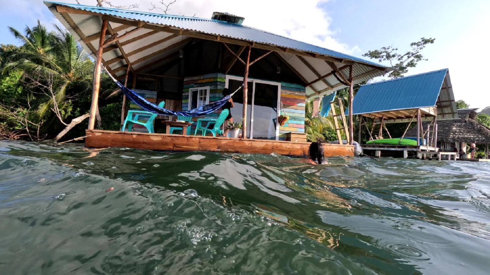 El Toucan Loco Floating Lodges Tierra Oscura Exterior foto